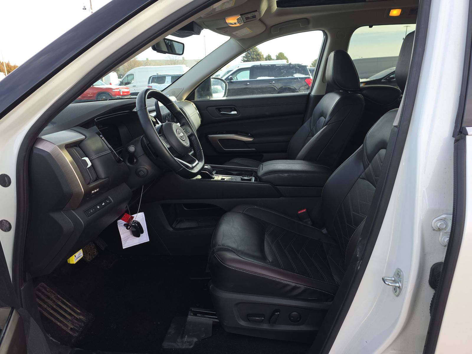 2023 Nissan Pathfinder Platinum AWD