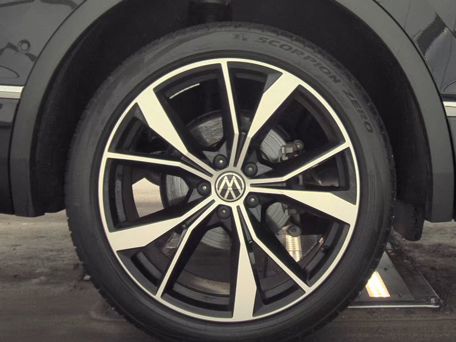 2022 Volkswagen Tiguan 2.0T SEL R-Line AWD