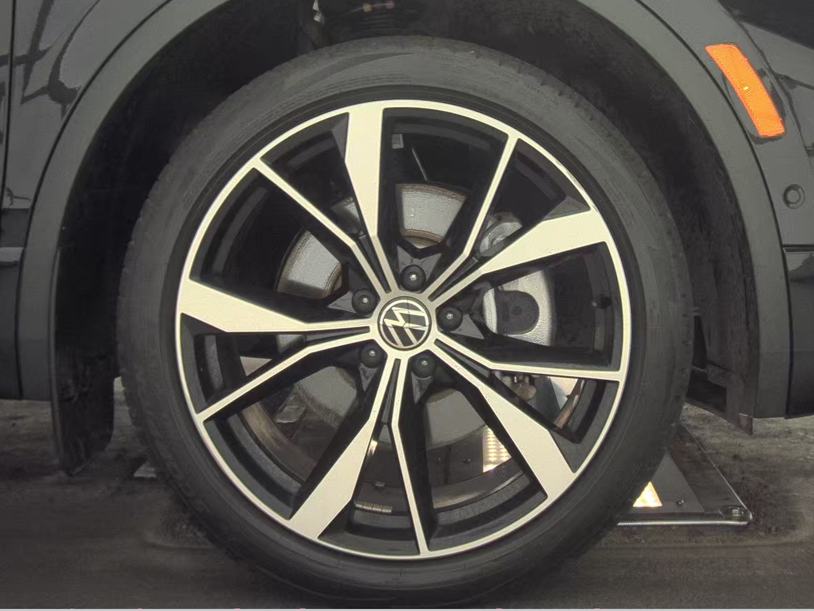 2022 Volkswagen Tiguan 2.0T SEL R-Line AWD