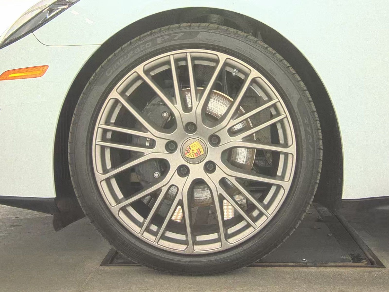 2023 Porsche Panamera 4 Platinum Edition AWD