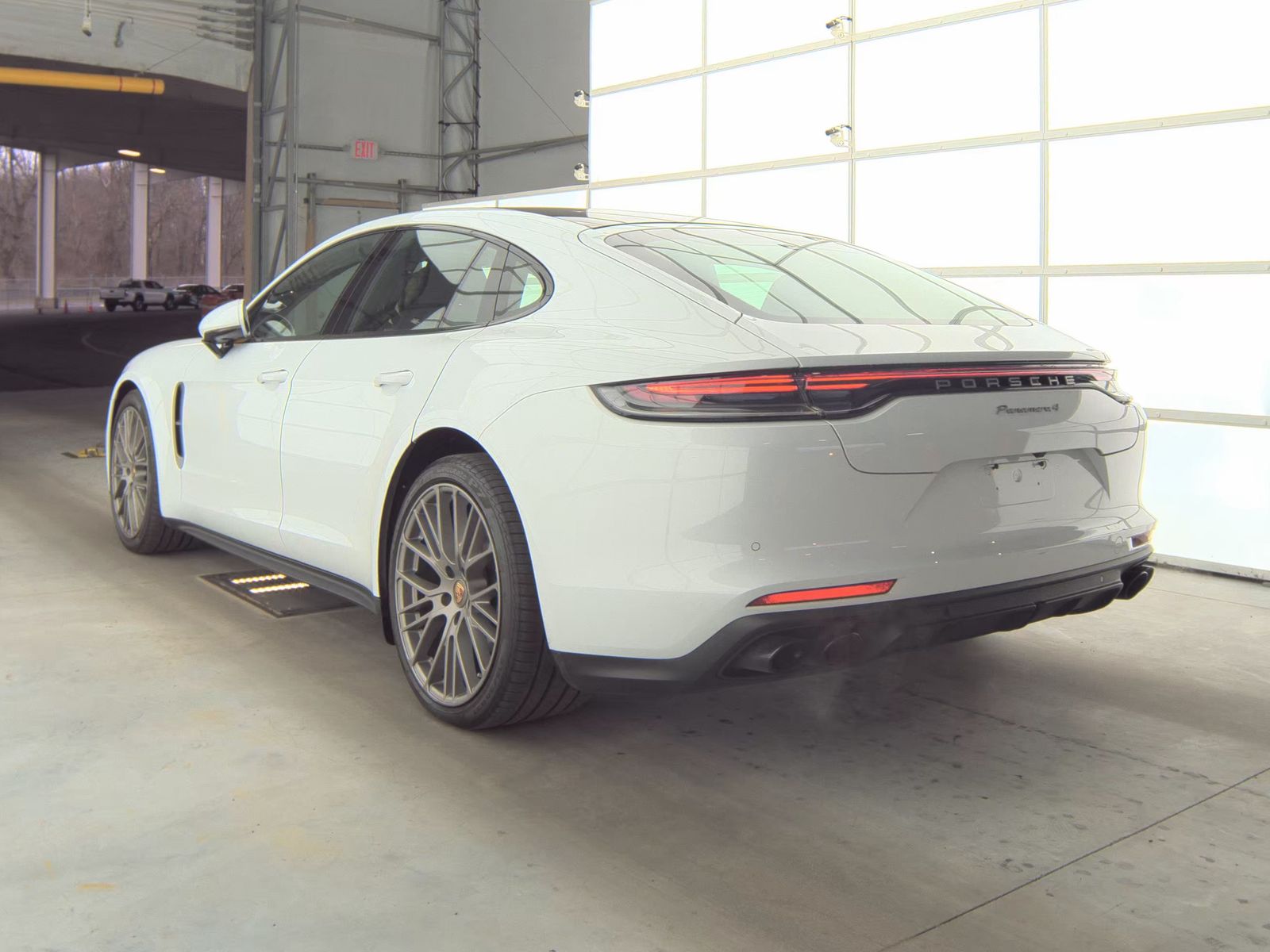 2023 Porsche Panamera 4 Platinum Edition AWD