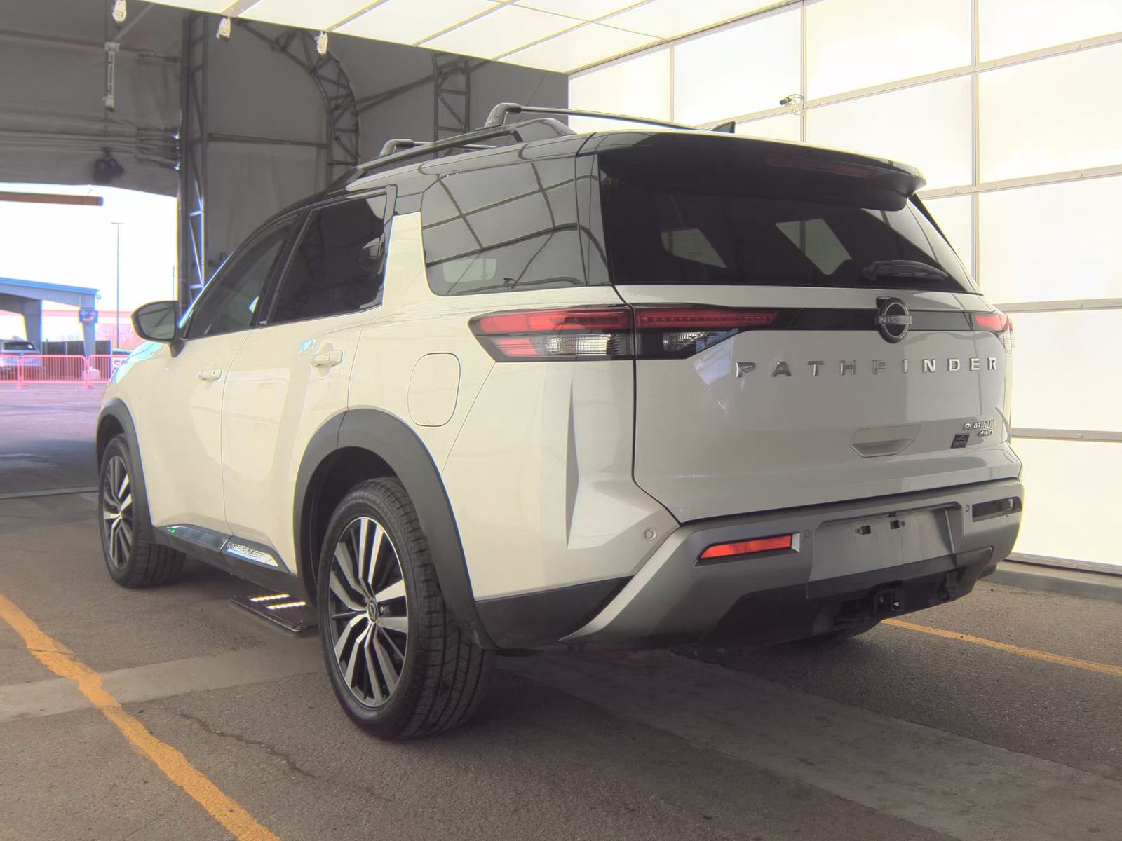2023 Nissan Pathfinder Platinum AWD