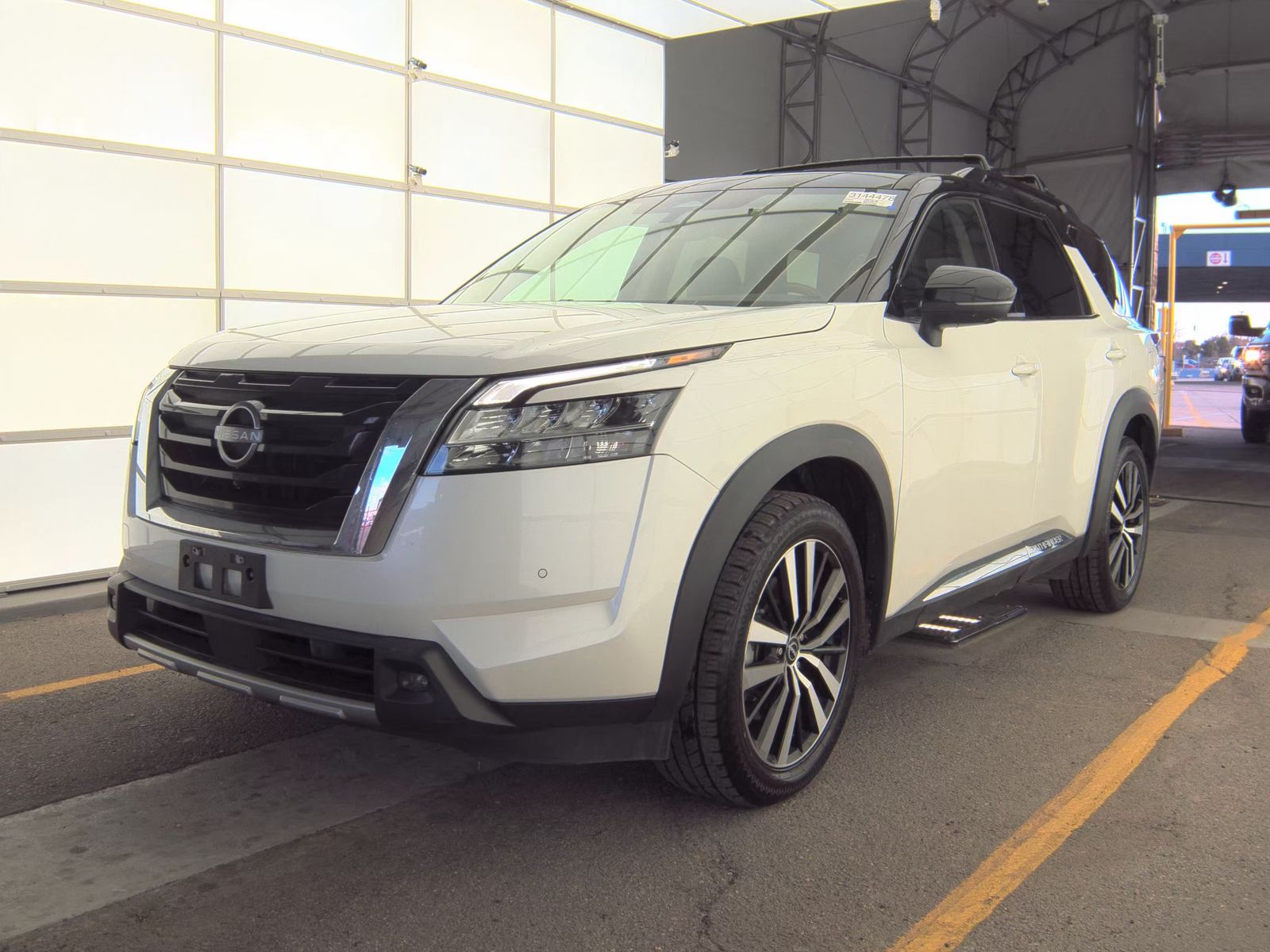 2023 Nissan Pathfinder Platinum AWD