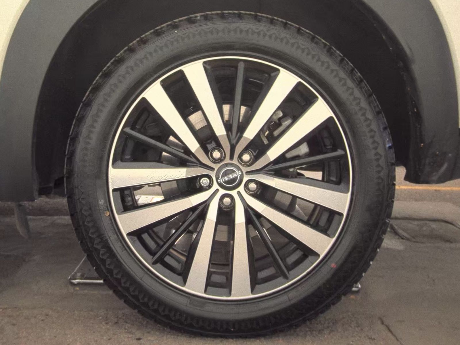 2023 Nissan Pathfinder Platinum AWD