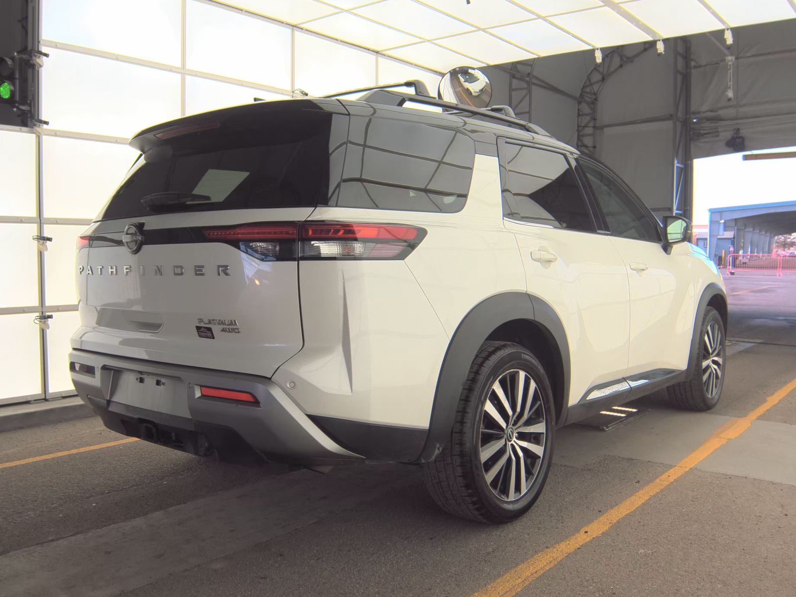 2023 Nissan Pathfinder Platinum AWD