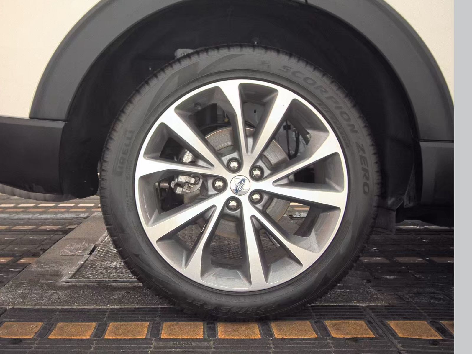 2025 Ford Explorer Platinum AWD