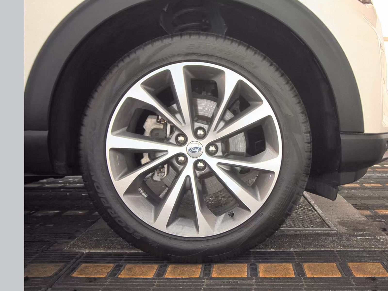 2025 Ford Explorer Platinum AWD