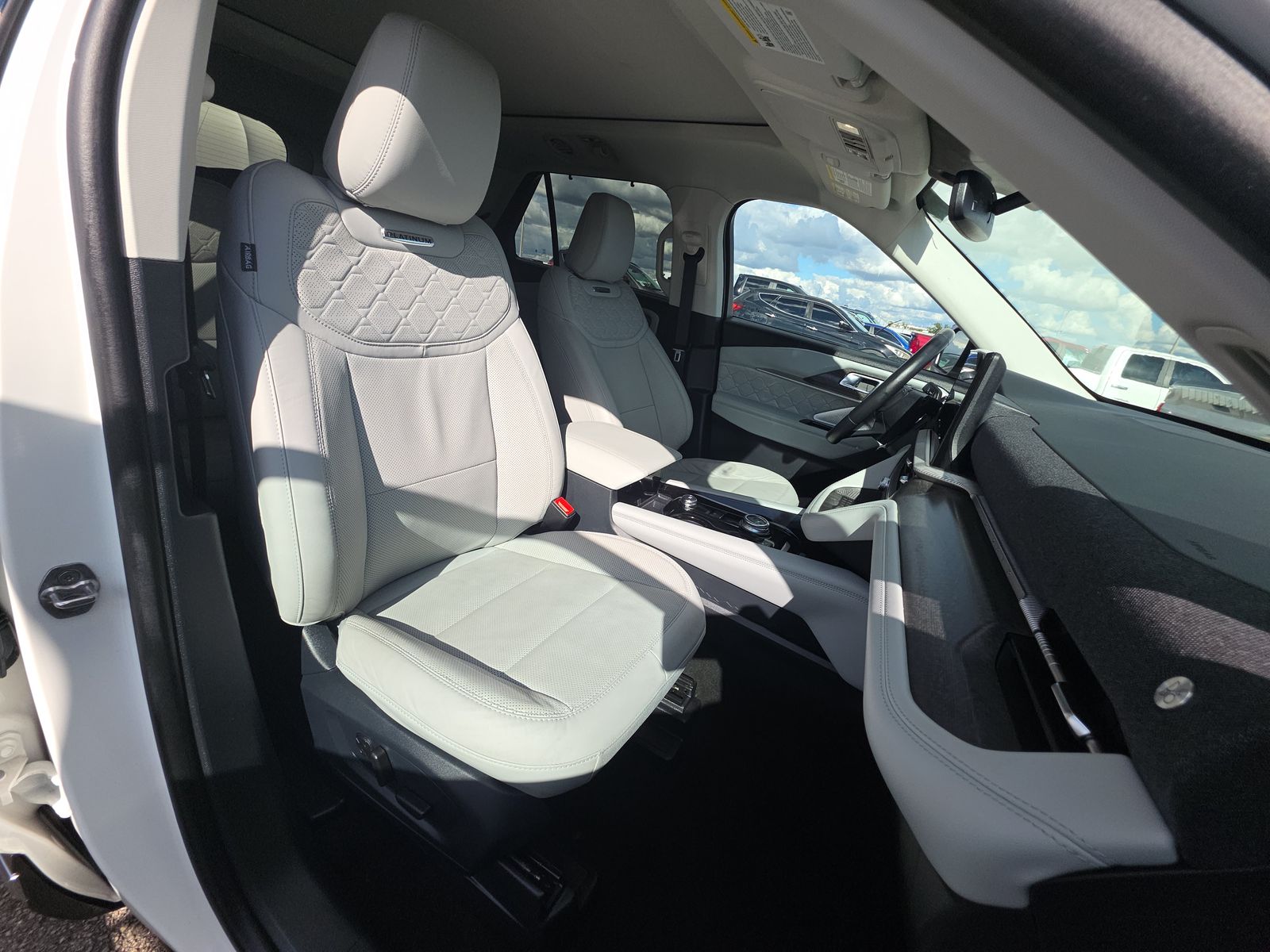 2025 Ford Explorer Platinum AWD