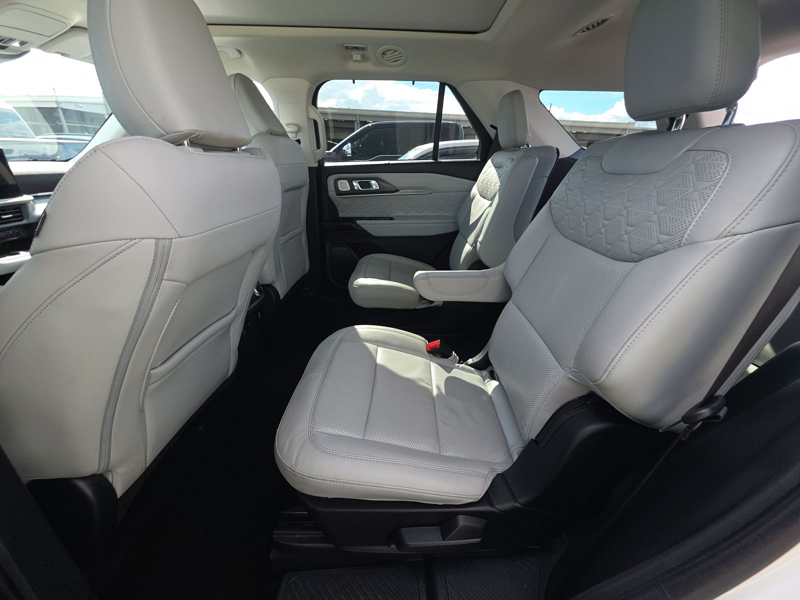 2025 Ford Explorer Platinum AWD