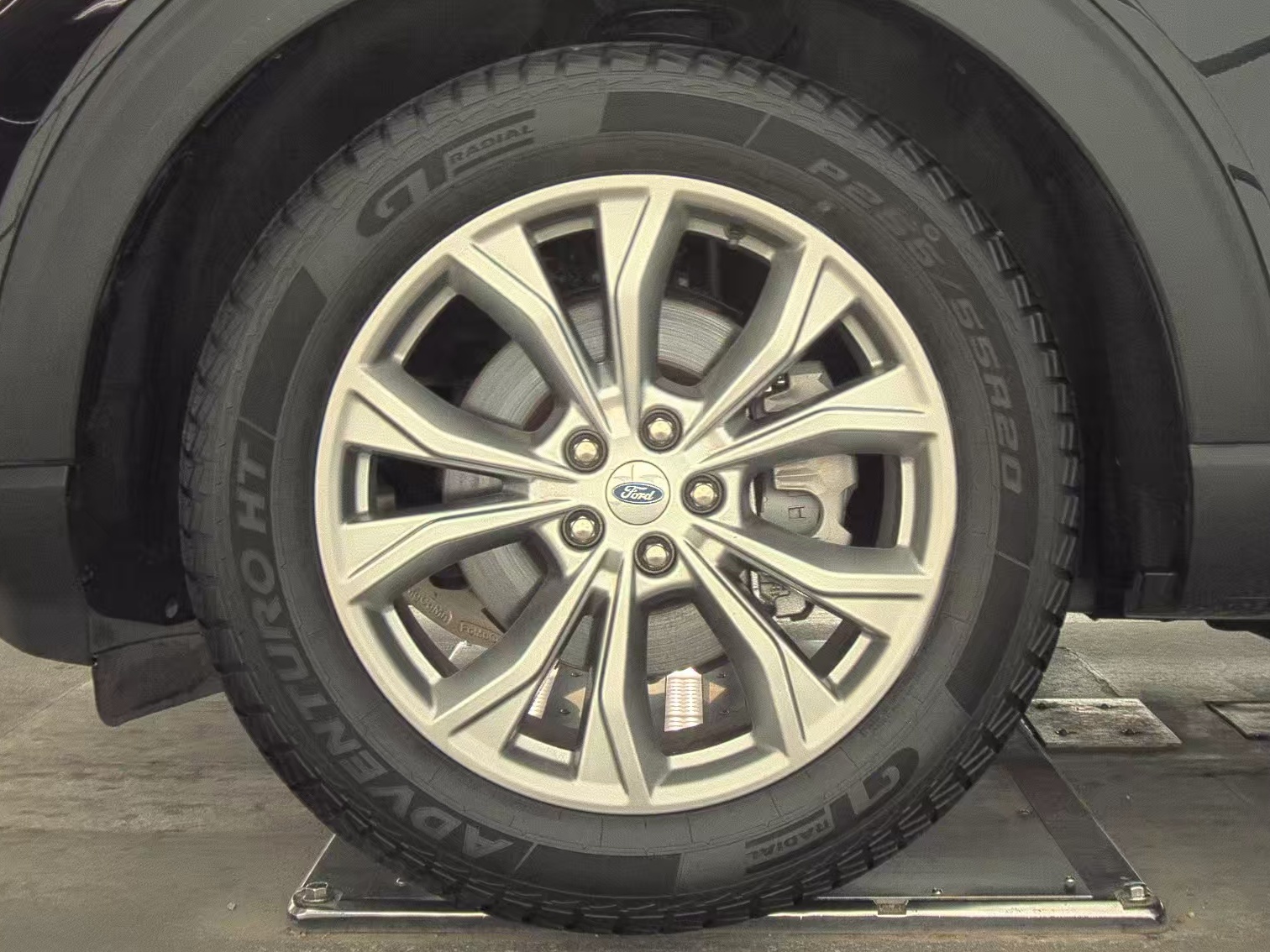 2024 Ford Explorer XLT AWD