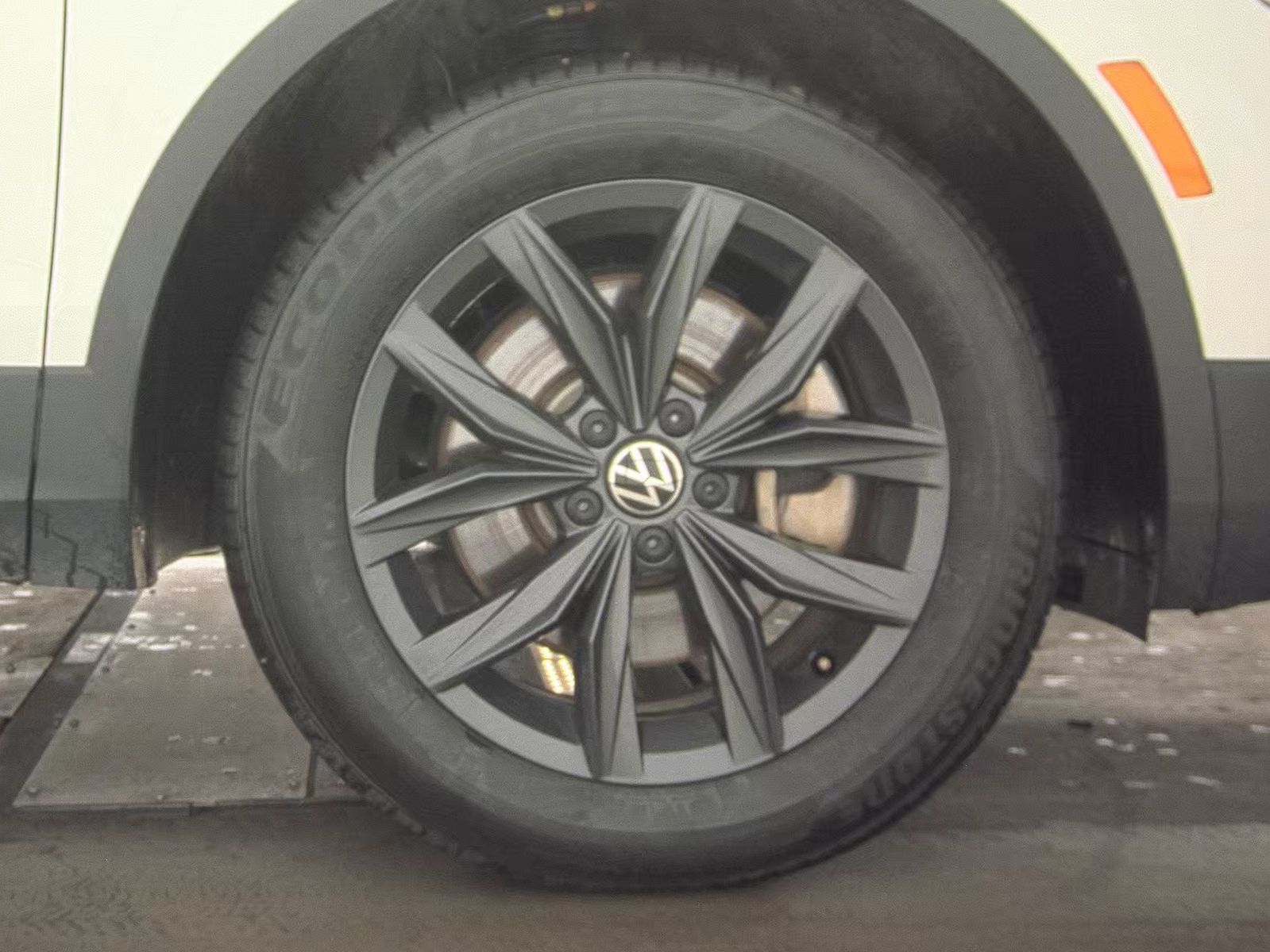 2024 Volkswagen Tiguan 2.0T SE FWD