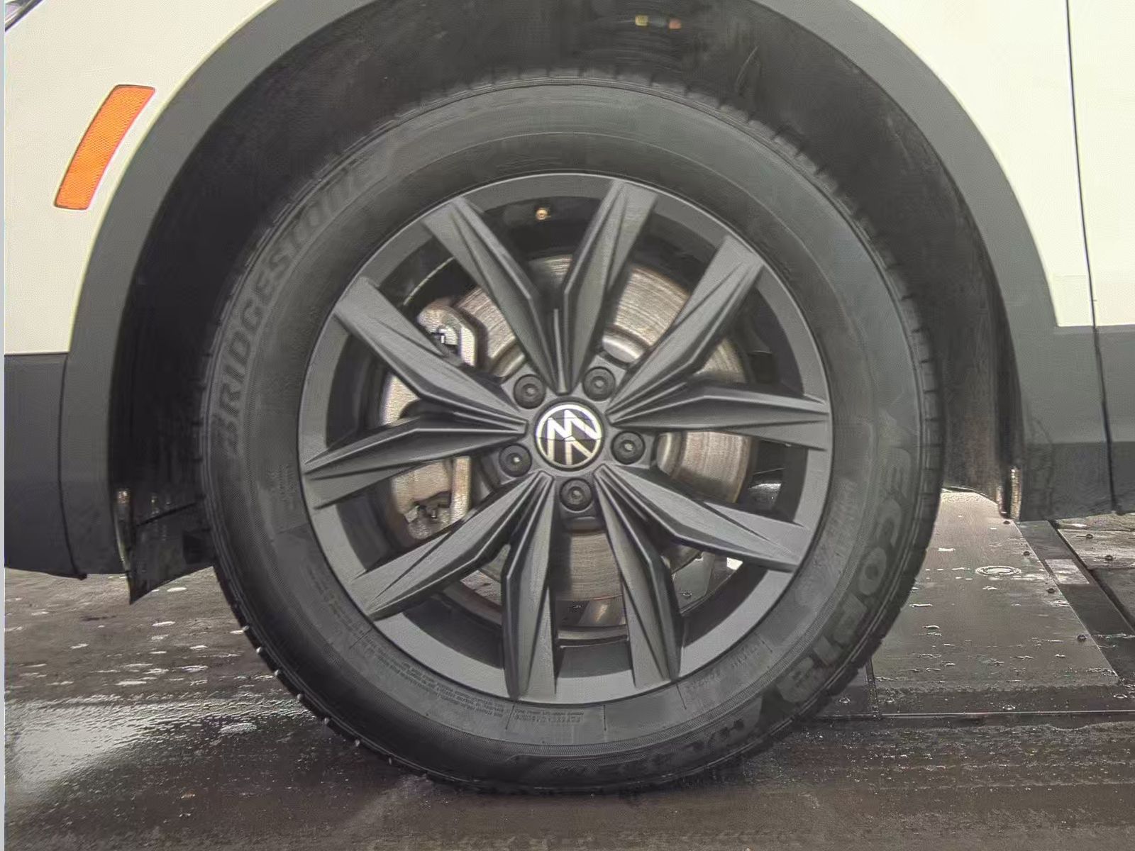 2024 Volkswagen Tiguan 2.0T SE FWD