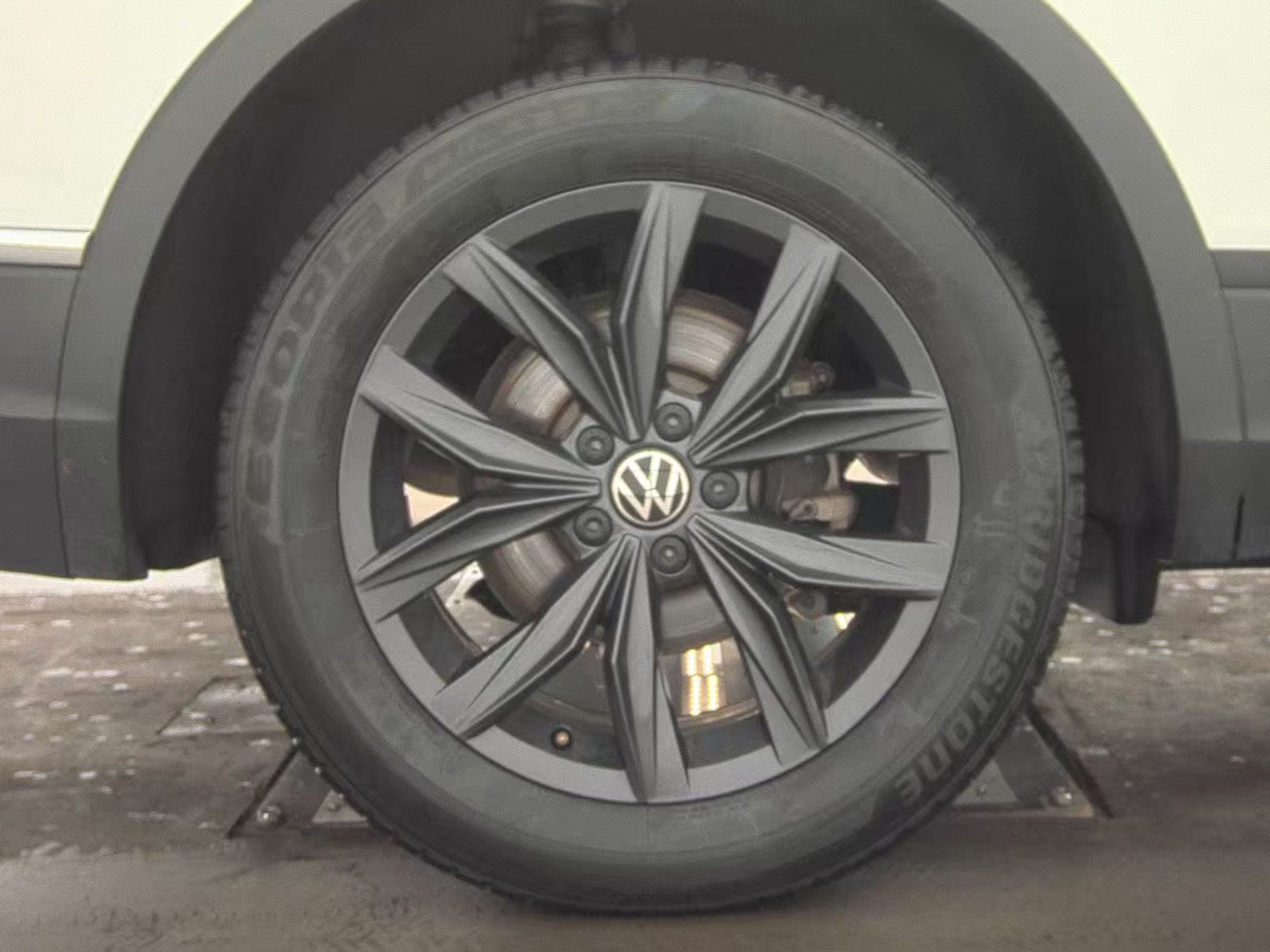 2024 Volkswagen Tiguan 2.0T SE FWD