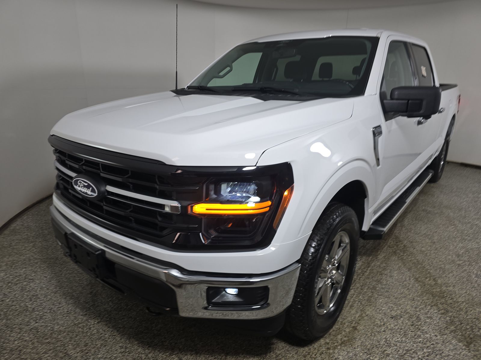2024 Ford F-150 XLT AWD