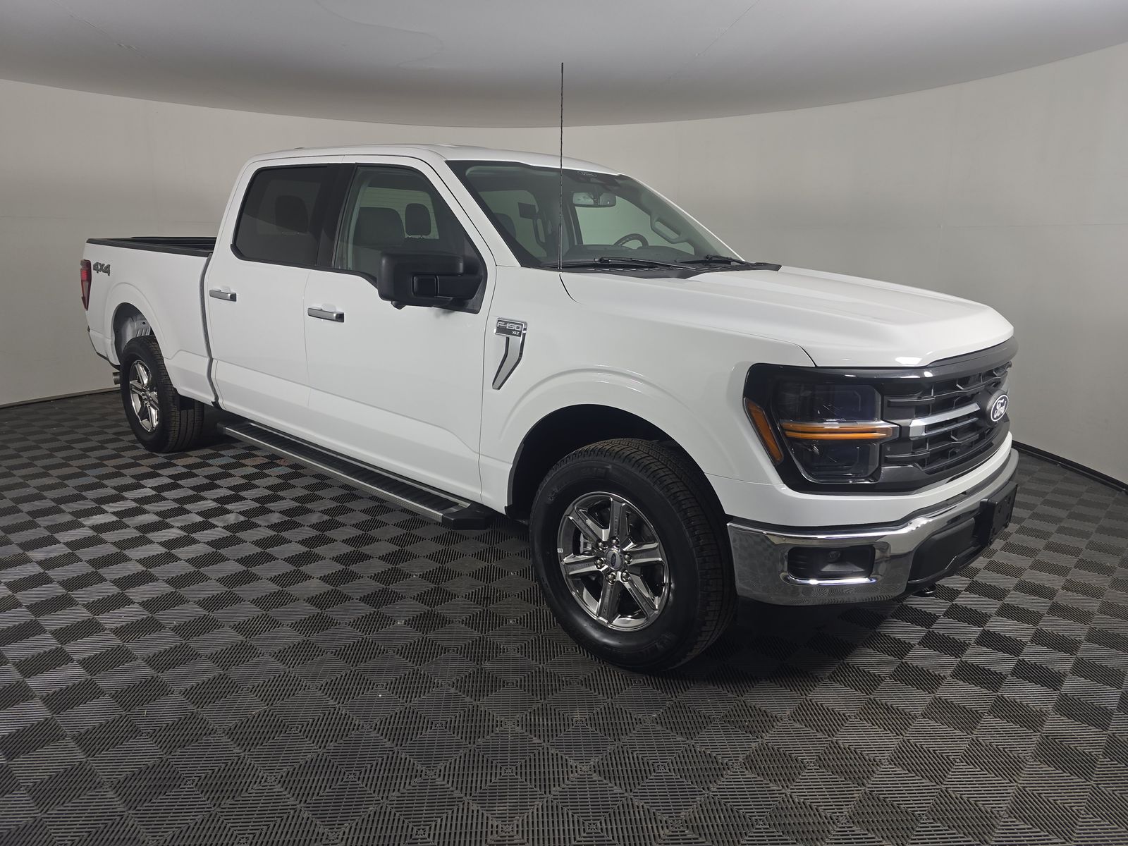 2024 Ford F-150 XLT AWD