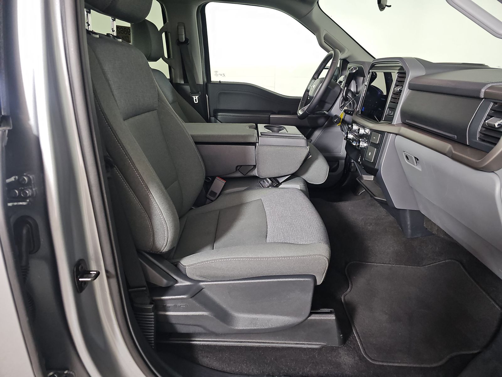 2025 Ford F-150 XLT AWD