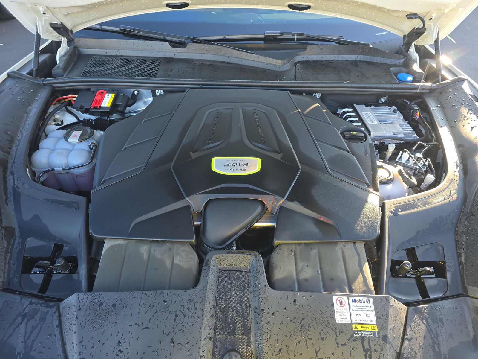 2022 Porsche Cayenne E-Hybrid AWD