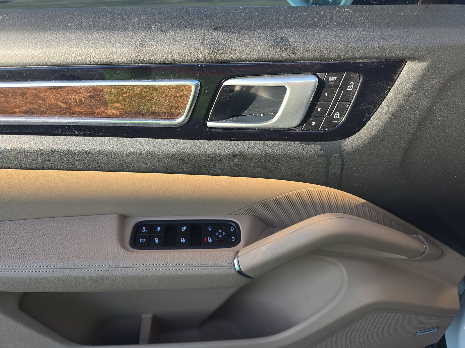 2022 Porsche Cayenne E-Hybrid AWD