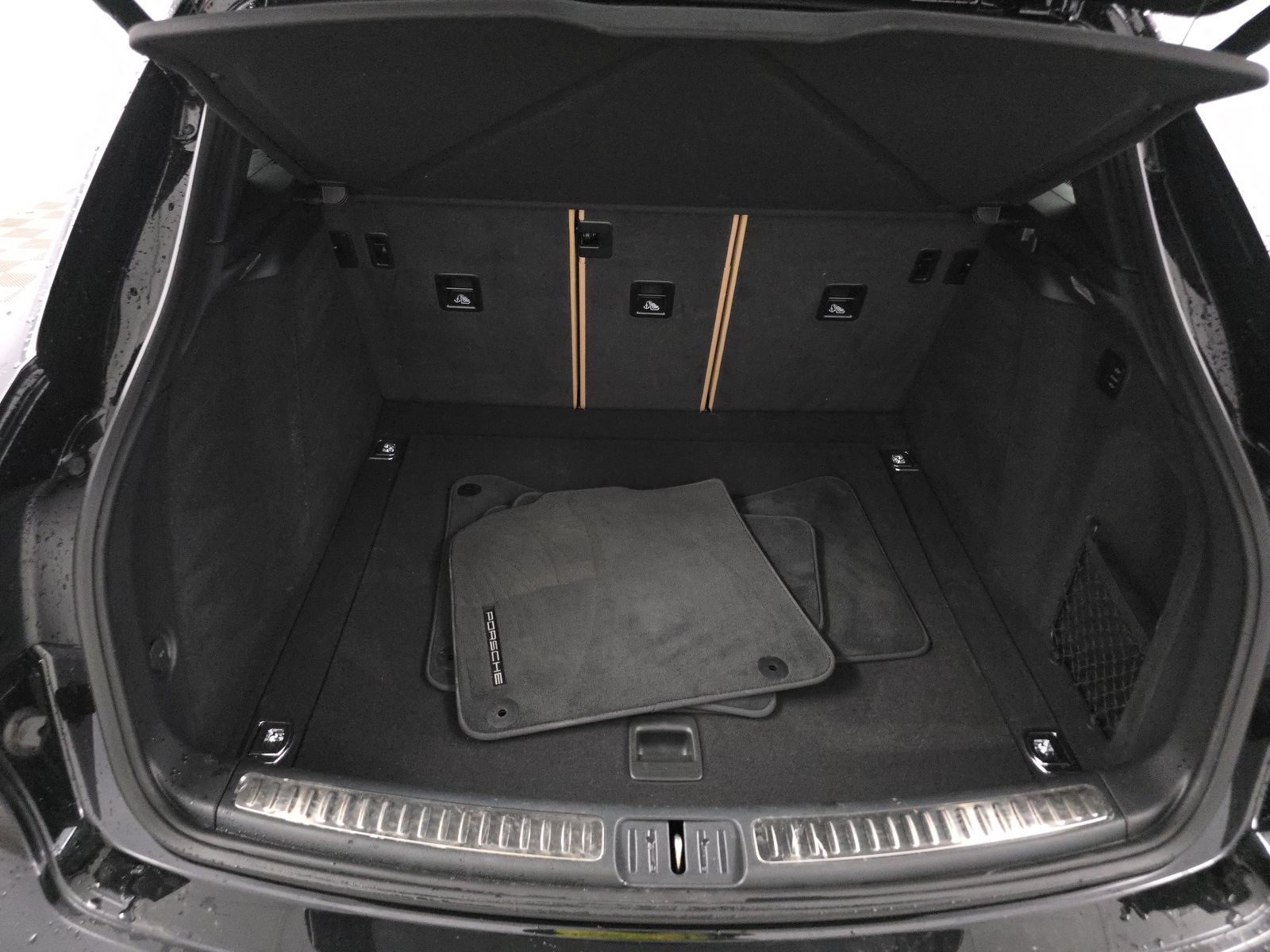 2023 Porsche Macan Base AWD