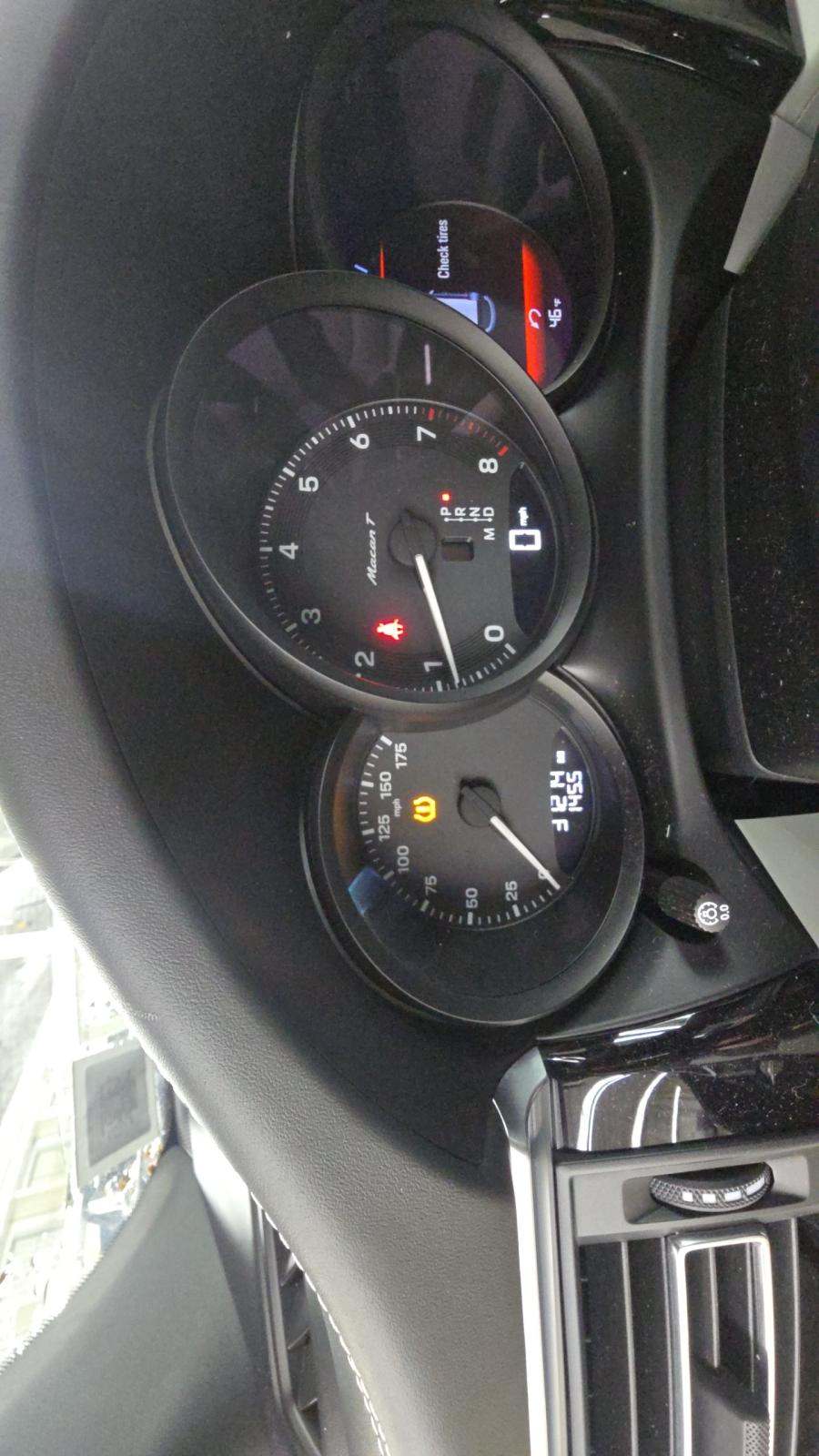 2023 Porsche Macan T AWD