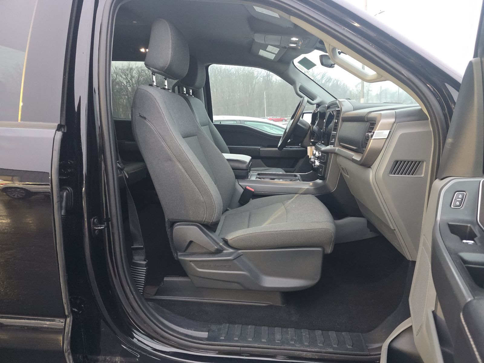 2025 Ford F-150 Hybrid XLT AWD