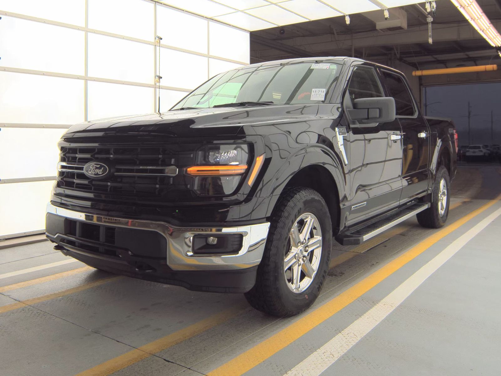 2025 Ford F-150 Hybrid XLT AWD