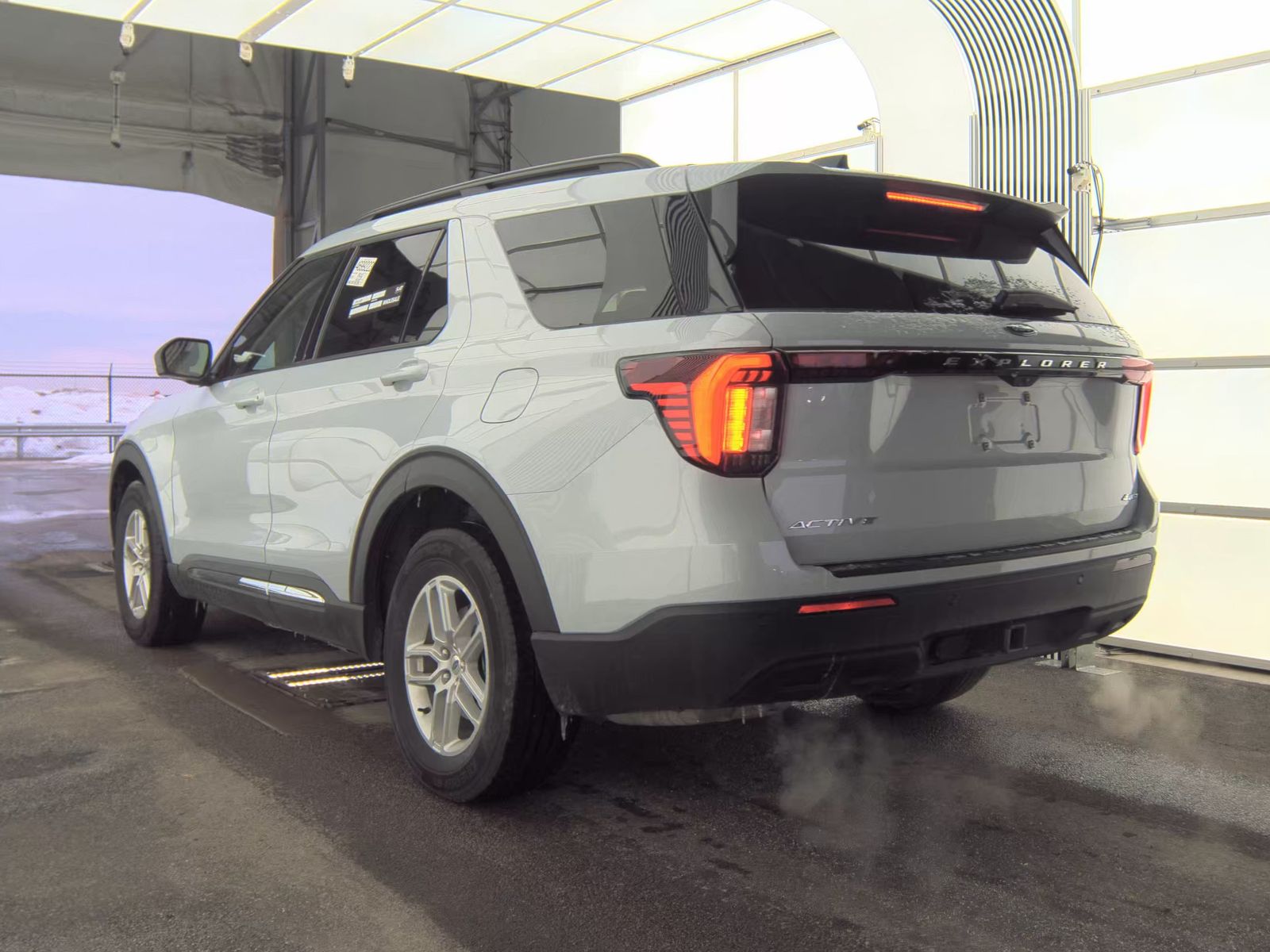 2025 Ford Explorer Active AWD