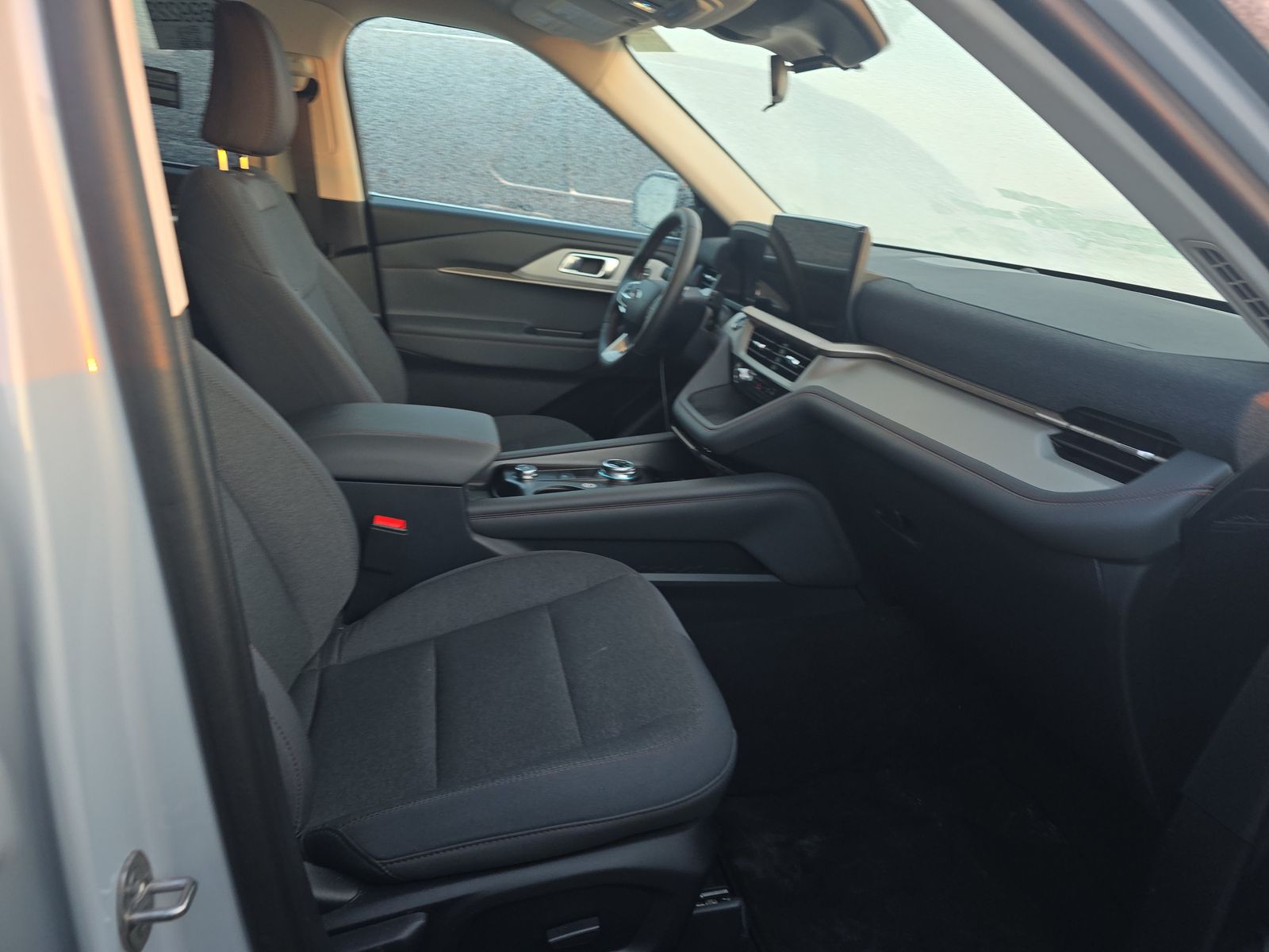 2025 Ford Explorer Active AWD