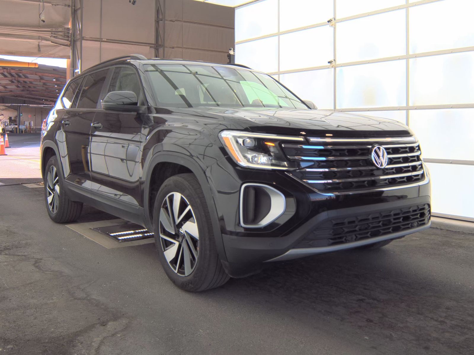 2025 Volkswagen Atlas 2.0T SE AWD