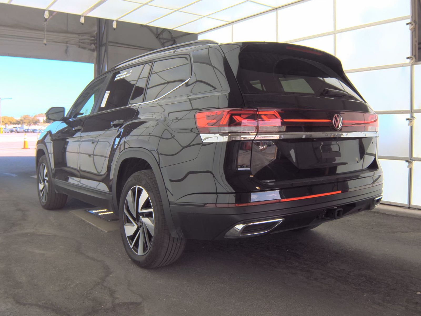 2025 Volkswagen Atlas 2.0T SE AWD
