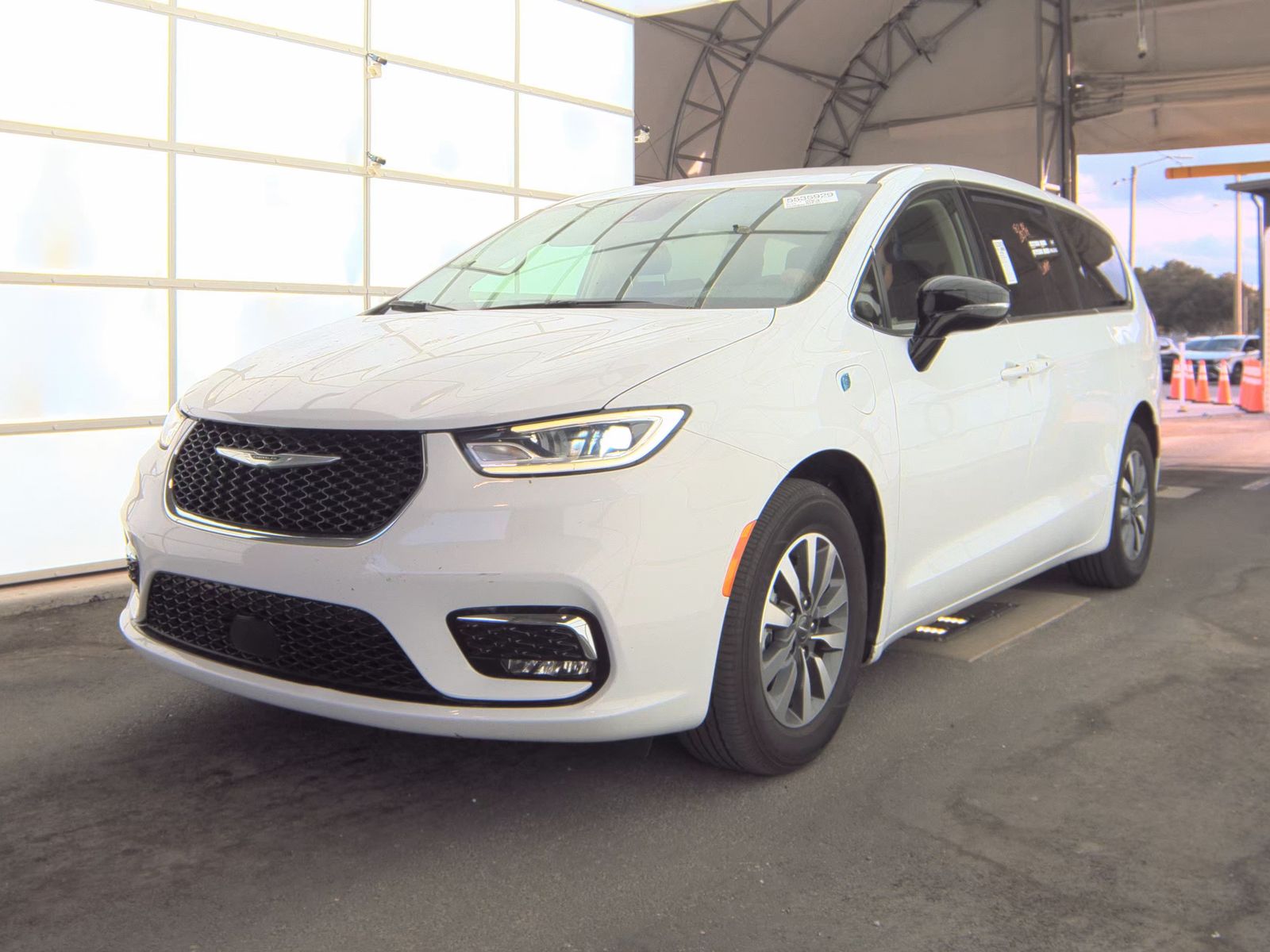 2024 Chrysler Pacifica Hybrid Select FWD