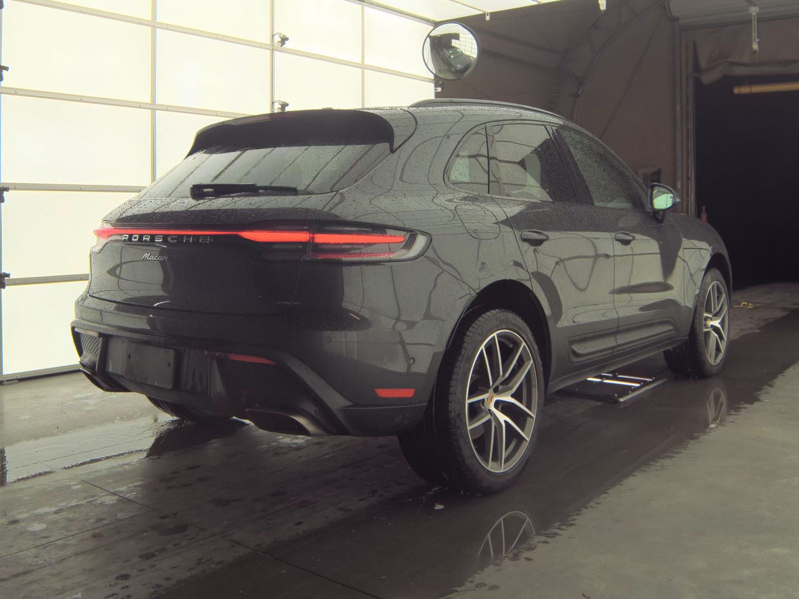 2023 Porsche Macan Base AWD