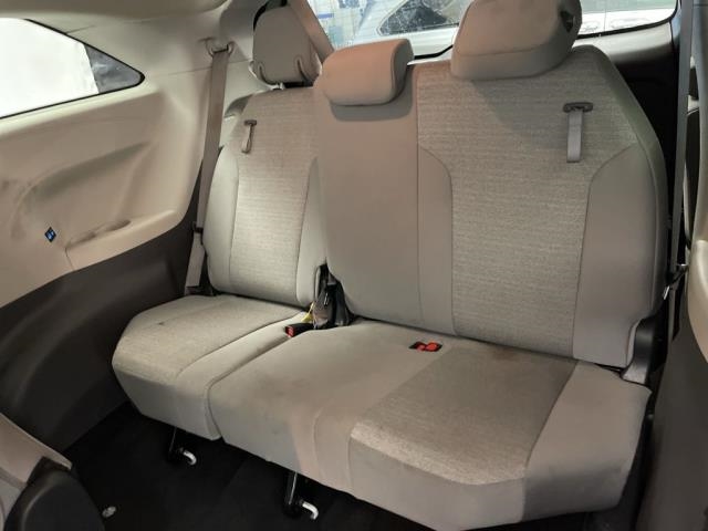 2024 Toyota Sienna LE FWD