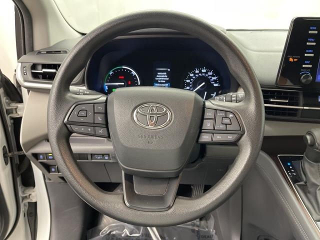 2024 Toyota Sienna LE FWD