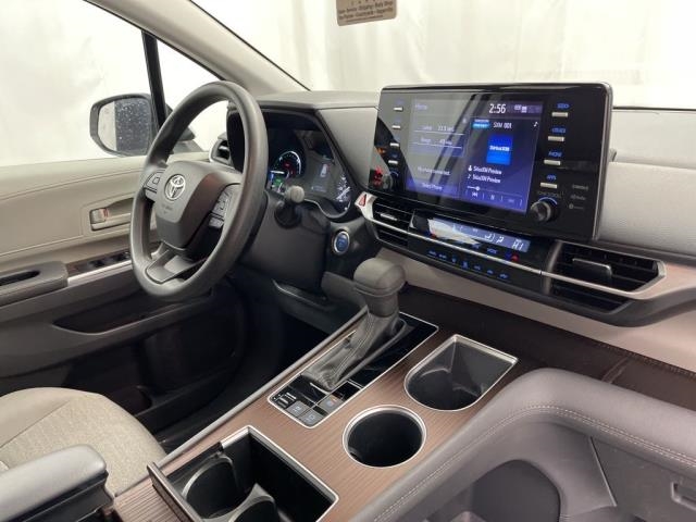 2024 Toyota Sienna LE FWD