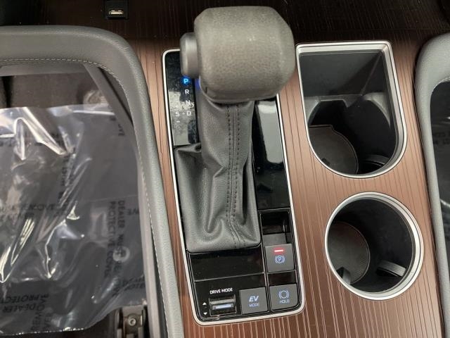 2024 Toyota Sienna LE FWD