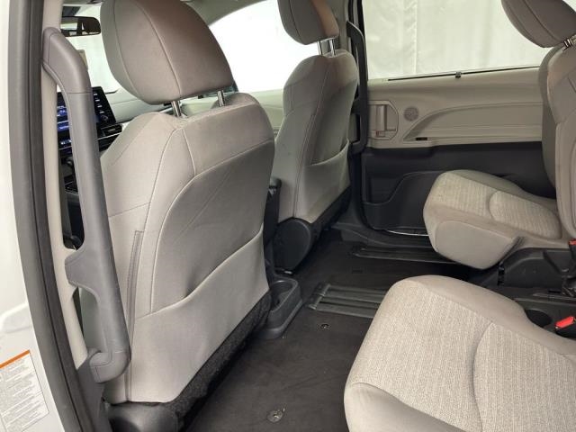 2024 Toyota Sienna LE FWD