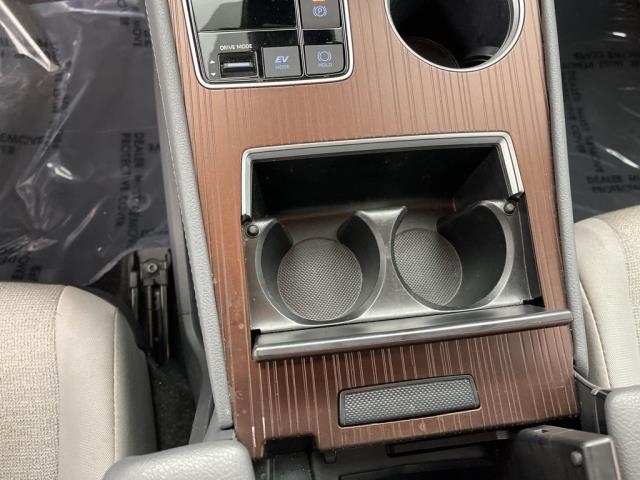 2024 Toyota Sienna LE FWD