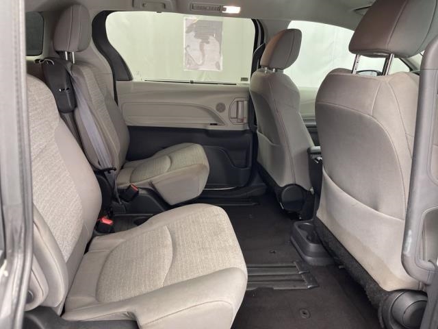 2024 Toyota Sienna LE FWD