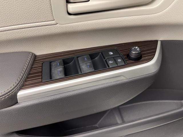 2024 Toyota Sienna LE FWD