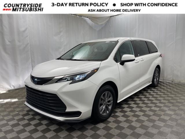 2024 Toyota Sienna LE FWD