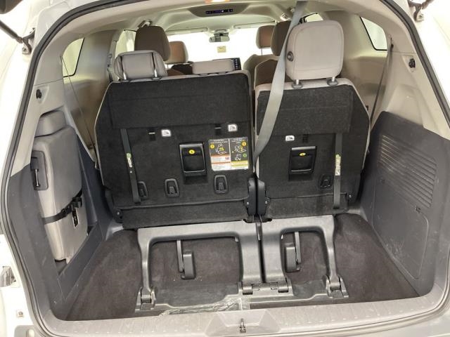 2024 Toyota Sienna LE FWD