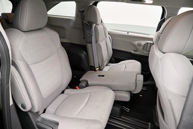 2024 Toyota Sienna LE FWD