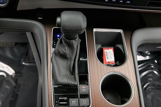 2024 Toyota Sienna LE FWD