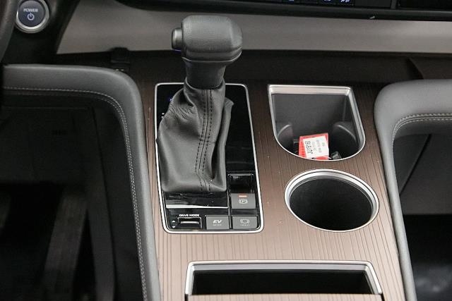 2024 Toyota Sienna LE FWD