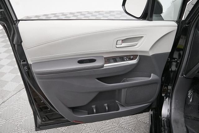 2024 Toyota Sienna LE FWD