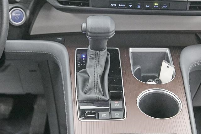 2024 Toyota Sienna LE FWD