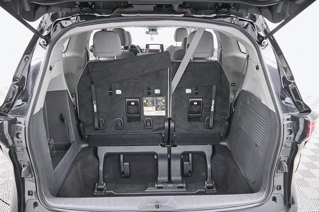 2024 Toyota Sienna LE FWD