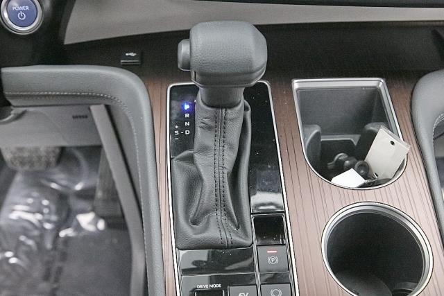 2024 Toyota Sienna LE FWD