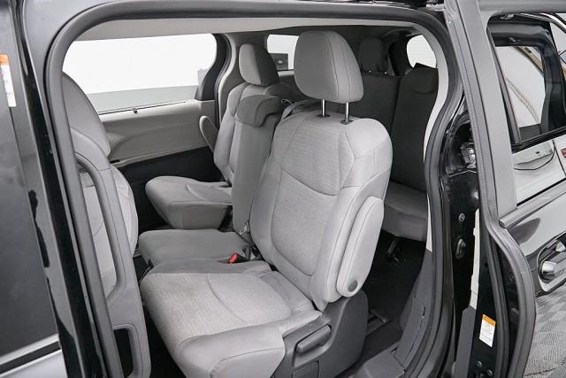 2024 Toyota Sienna LE FWD